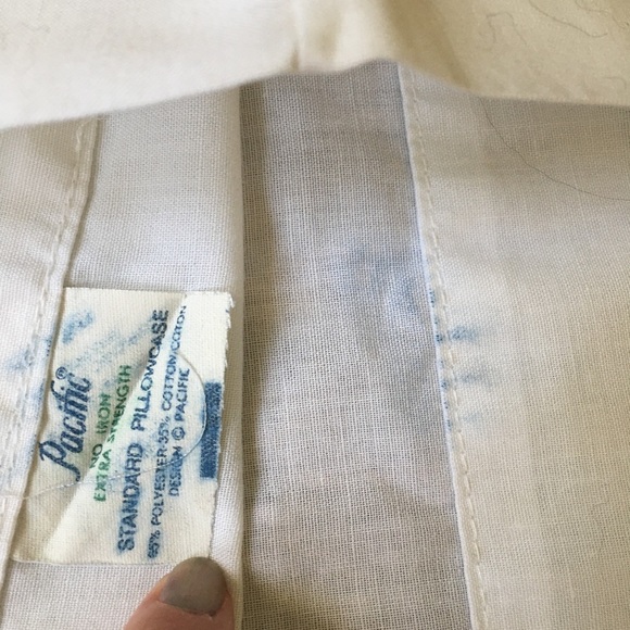 Vintage Rainbow pillow case - Picture 2 of 2